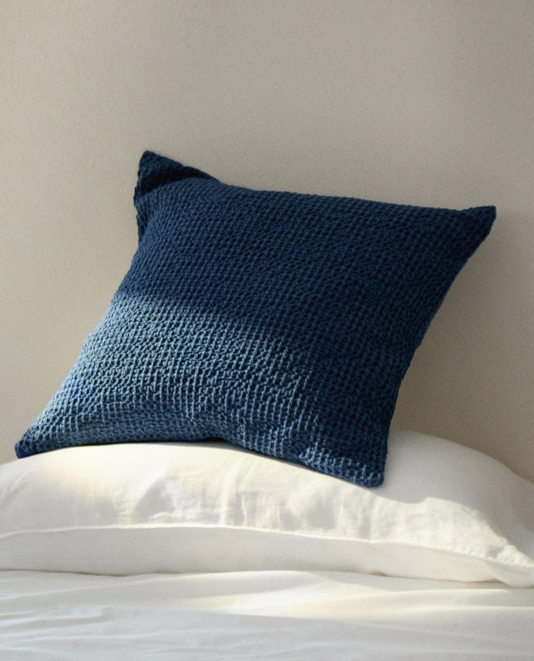 WAFFLE-KNIT CUSHION COVER product thumbnail 15