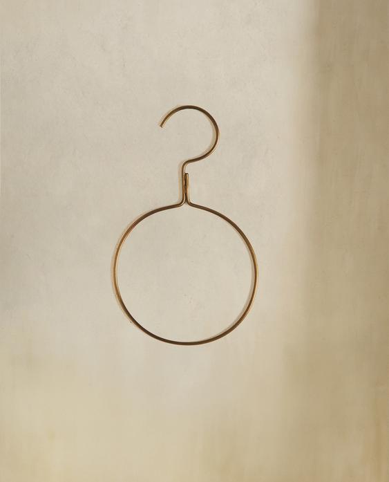 ROUND METAL HANGER