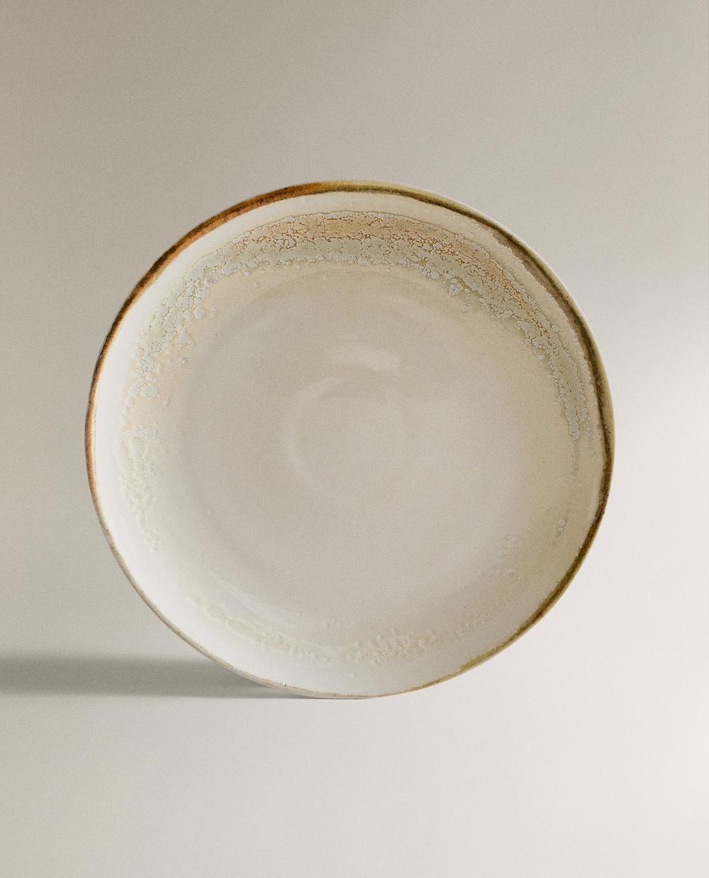 ROUND STONEWARE SERVING DISH