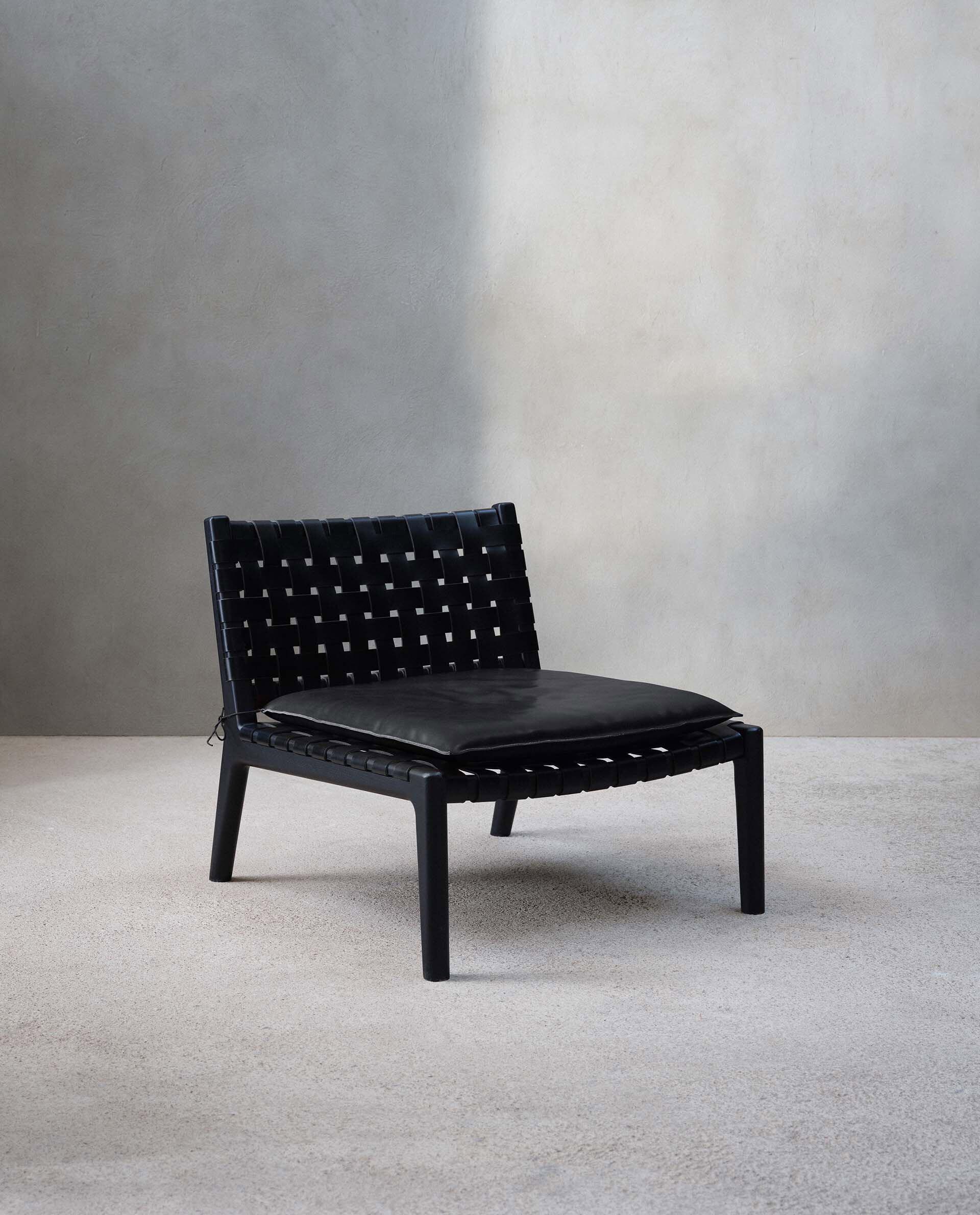 LOUNGE CHAIR 01 BY VINCENT VAN DUYSEN