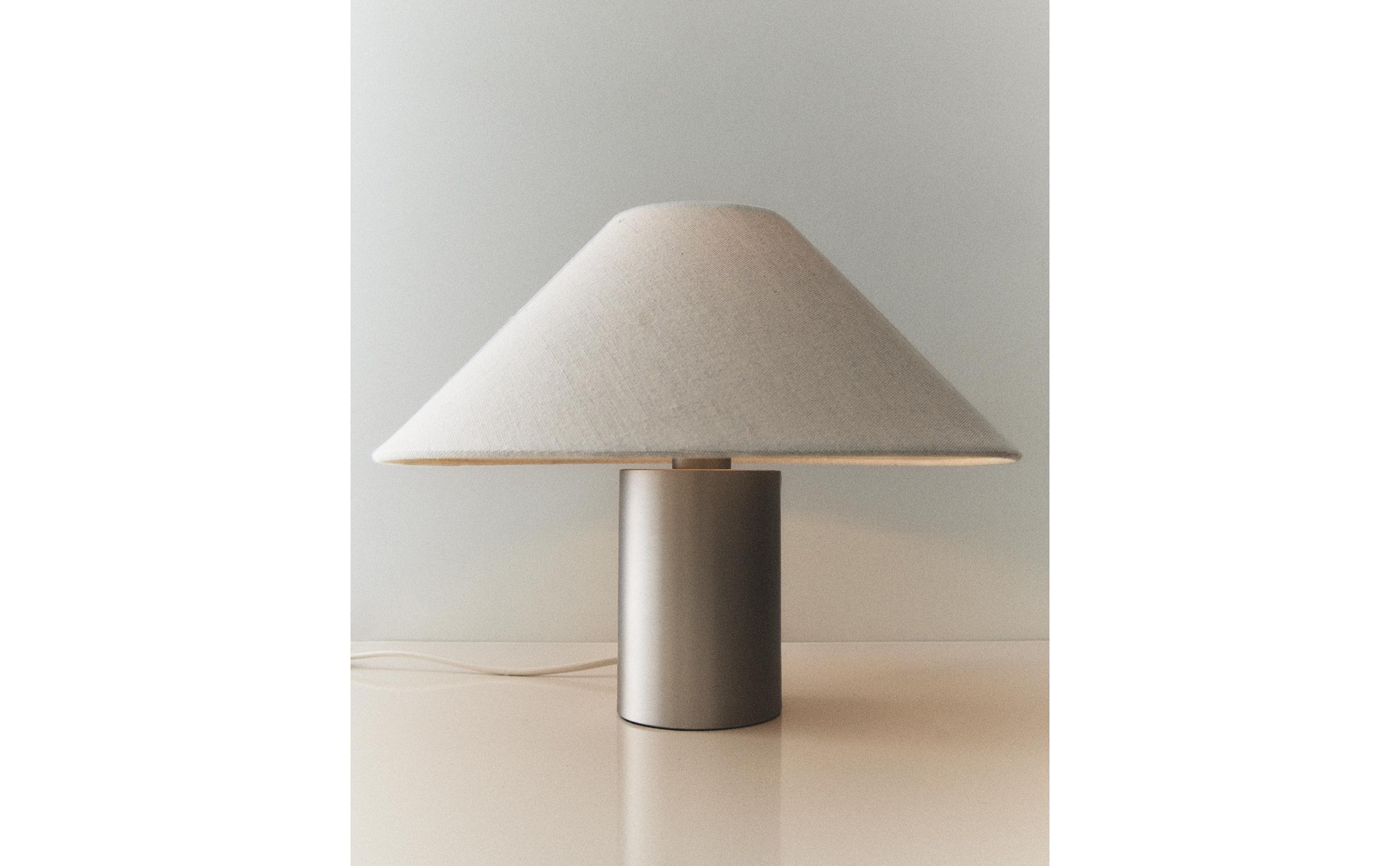 METAL TABLE LAMP product thumbnail 6
