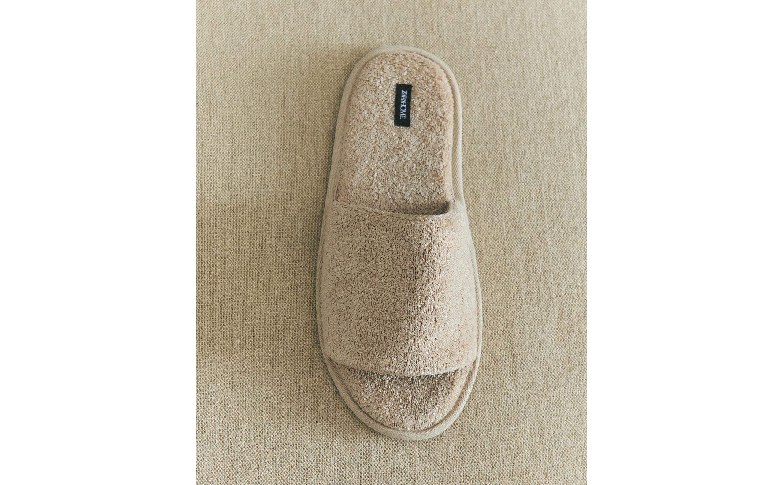 OPEN TERRY BATHROOM SLIPPERS product thumbnail 17