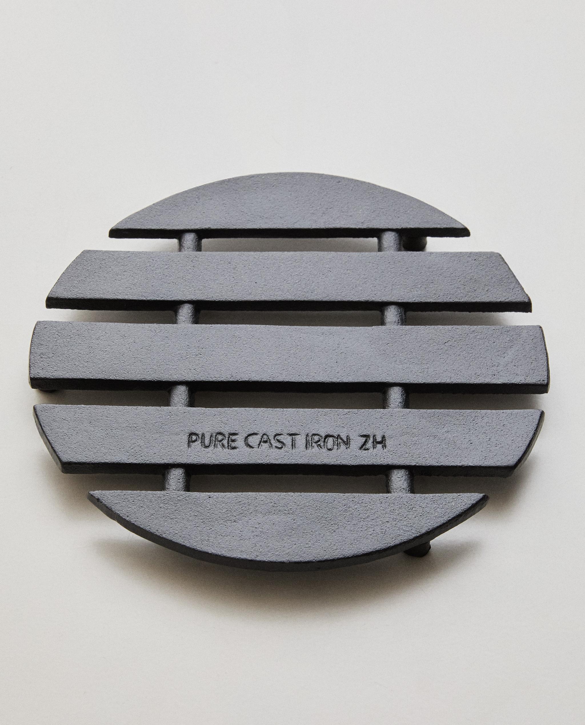 IRON TRIVET product thumbnail 8