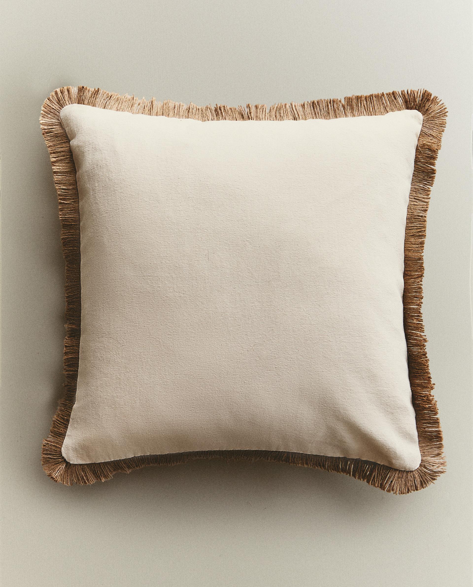 ベッドルームにふさわしいクッションカバー | Zara Home 日本
