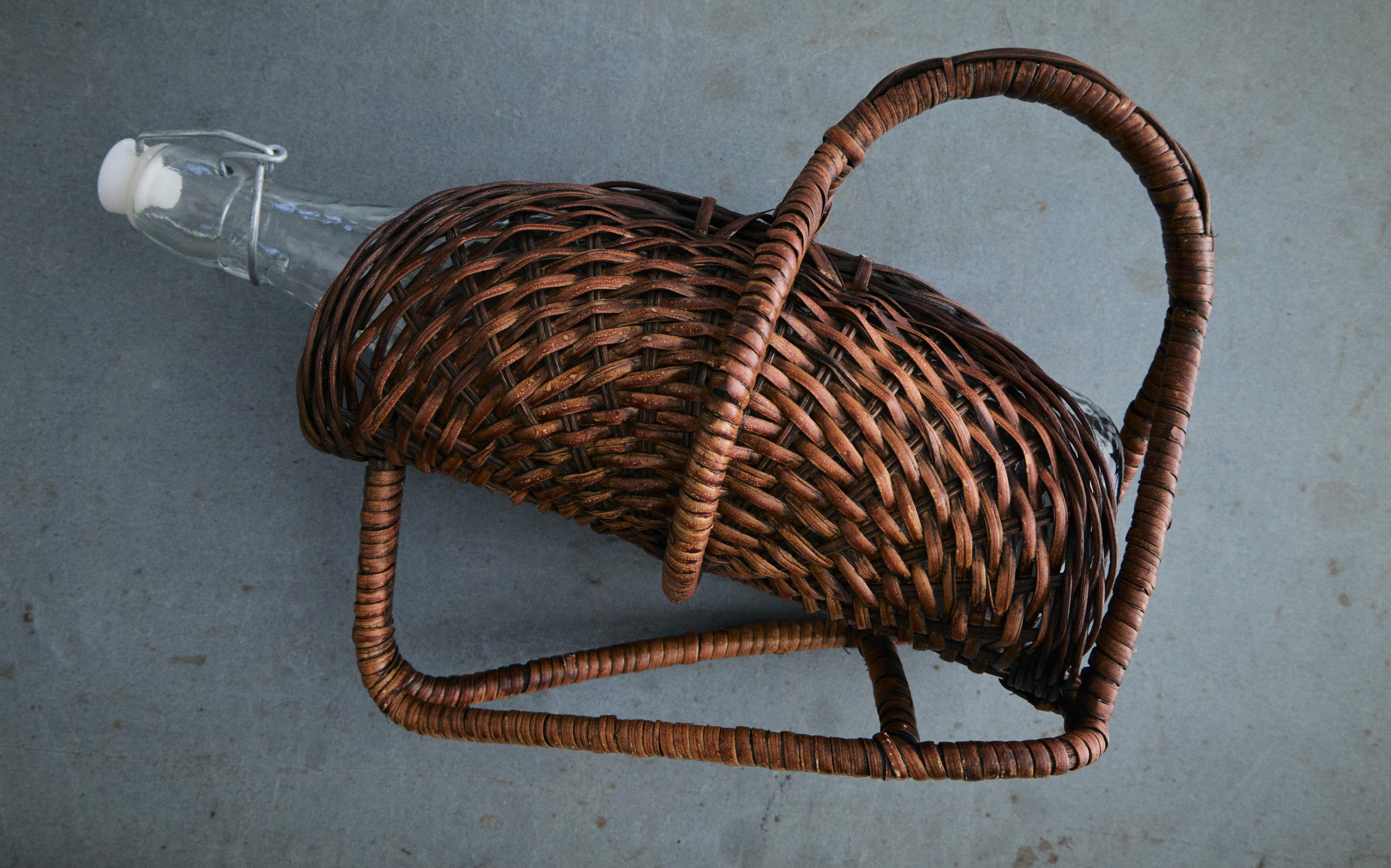 RATTAN BOTTLE STAND product thumbnail 7
