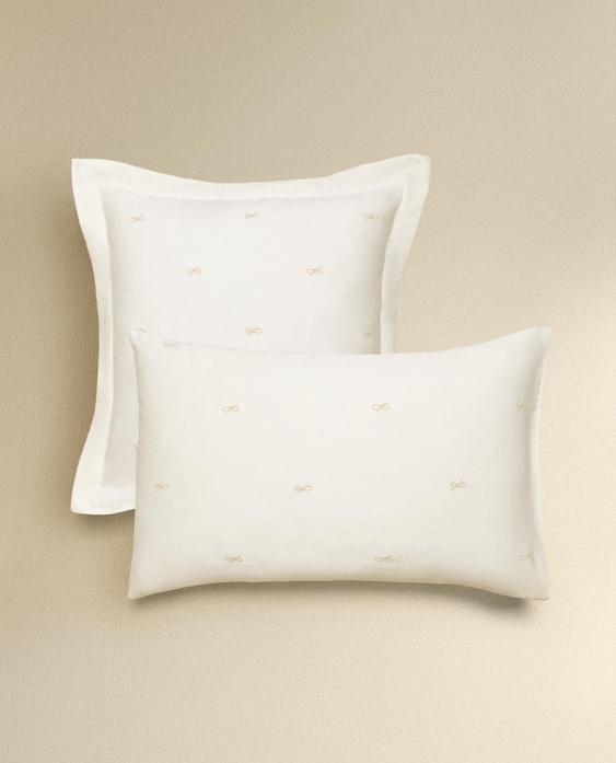 COTTON SATEEN PILLOWCASE WITH BOWS (300 THREAD COUNT)