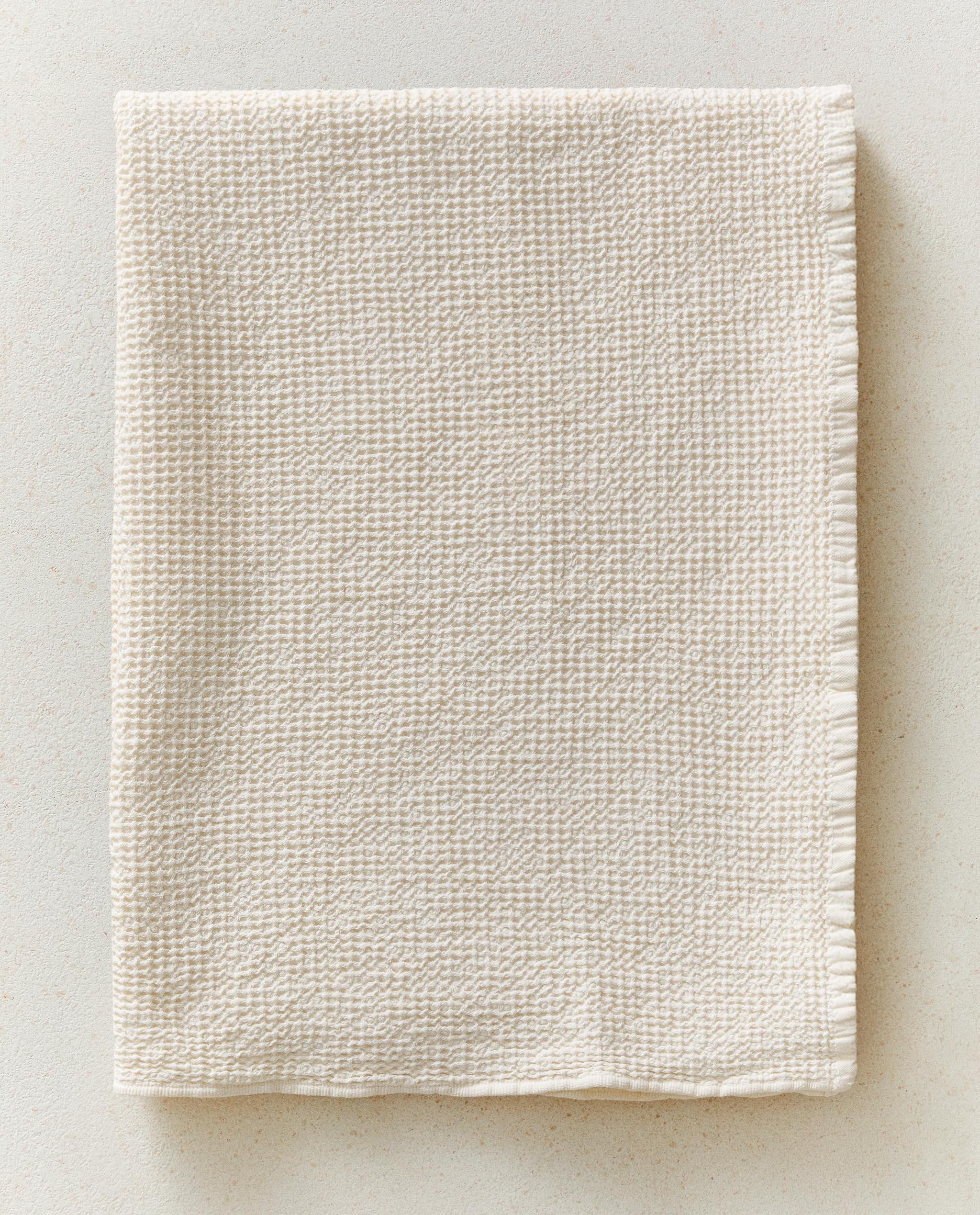 TEXTURED WAFFLE-KNIT BATH TOWEL product thumbnail 16