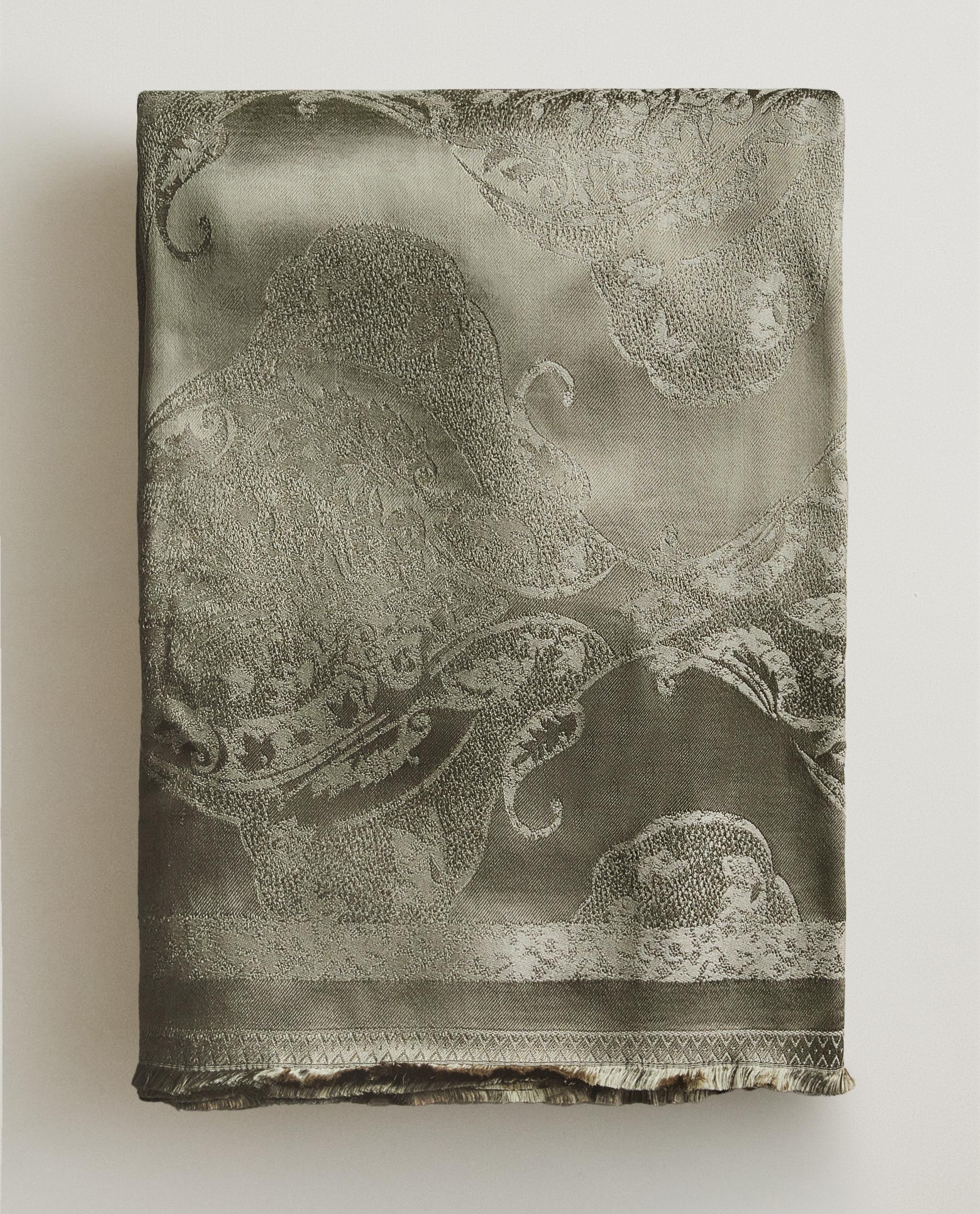 SATIN THROW product thumbnail 9
