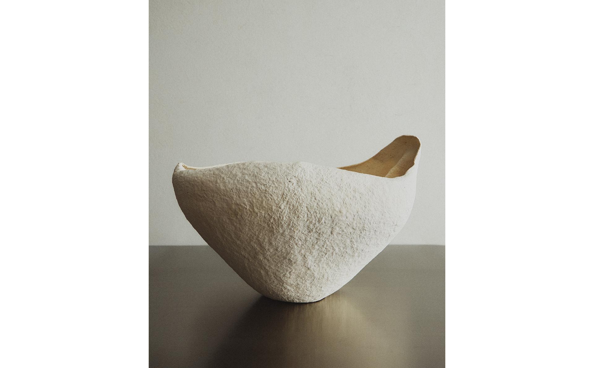 PAPIER-MÂCHÉ VASE PAPIER-MÂCHÉ VASE