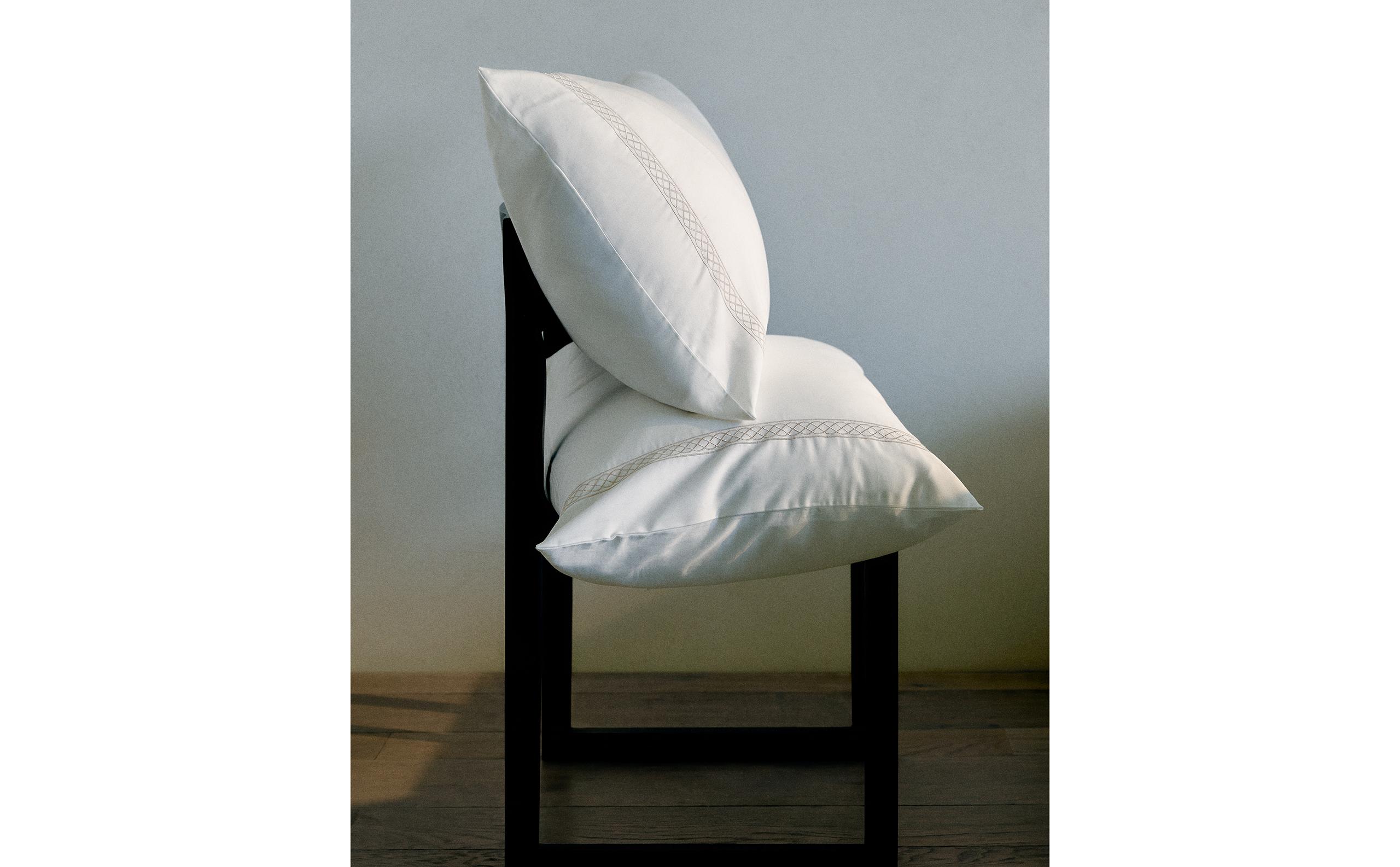 EMBROIDERED SATEEN PILLOWCASE product thumbnail 6