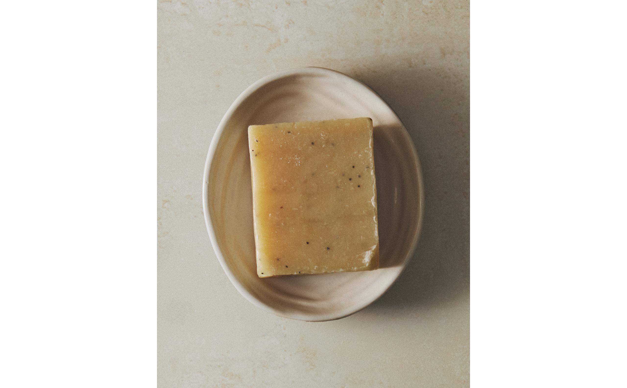 TEXTURED CERAMIC BATHROOM SOAP DISH product thumbnail 5