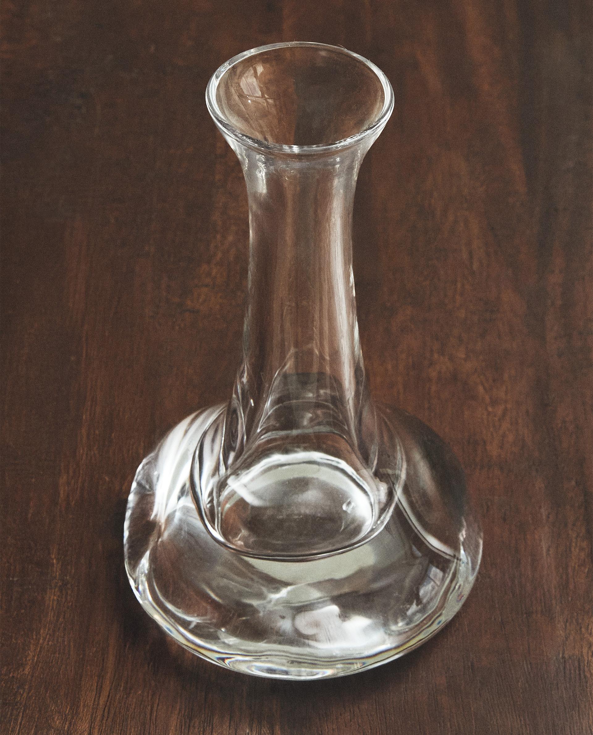 GLASS VASE