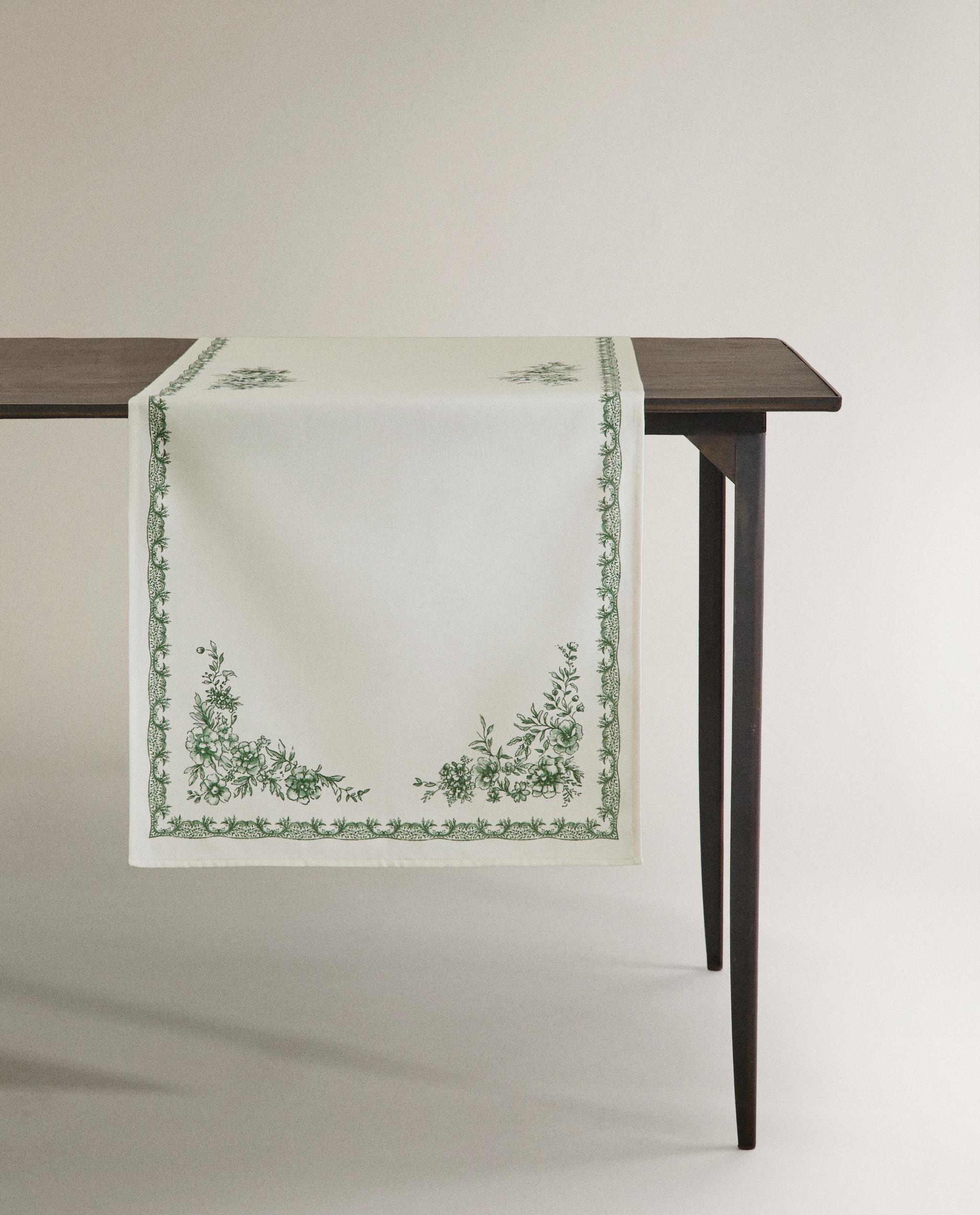 PRINTED SATEEN TABLE RUNNER product thumbnail 14