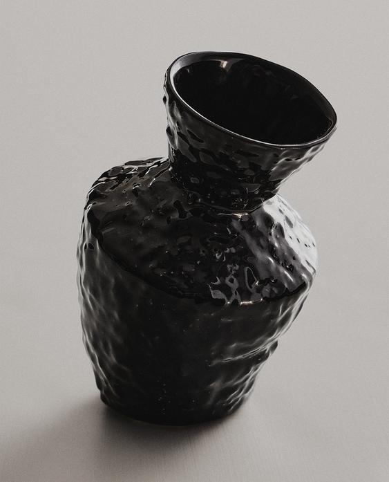SLANTED VASE