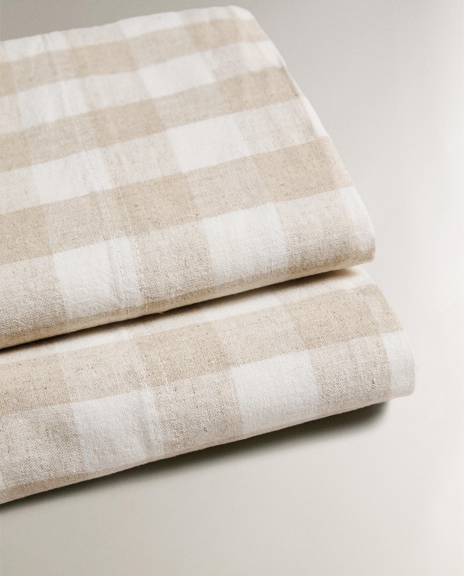 شرشف علوي بتصميم مربعات Zara Home Lebanon