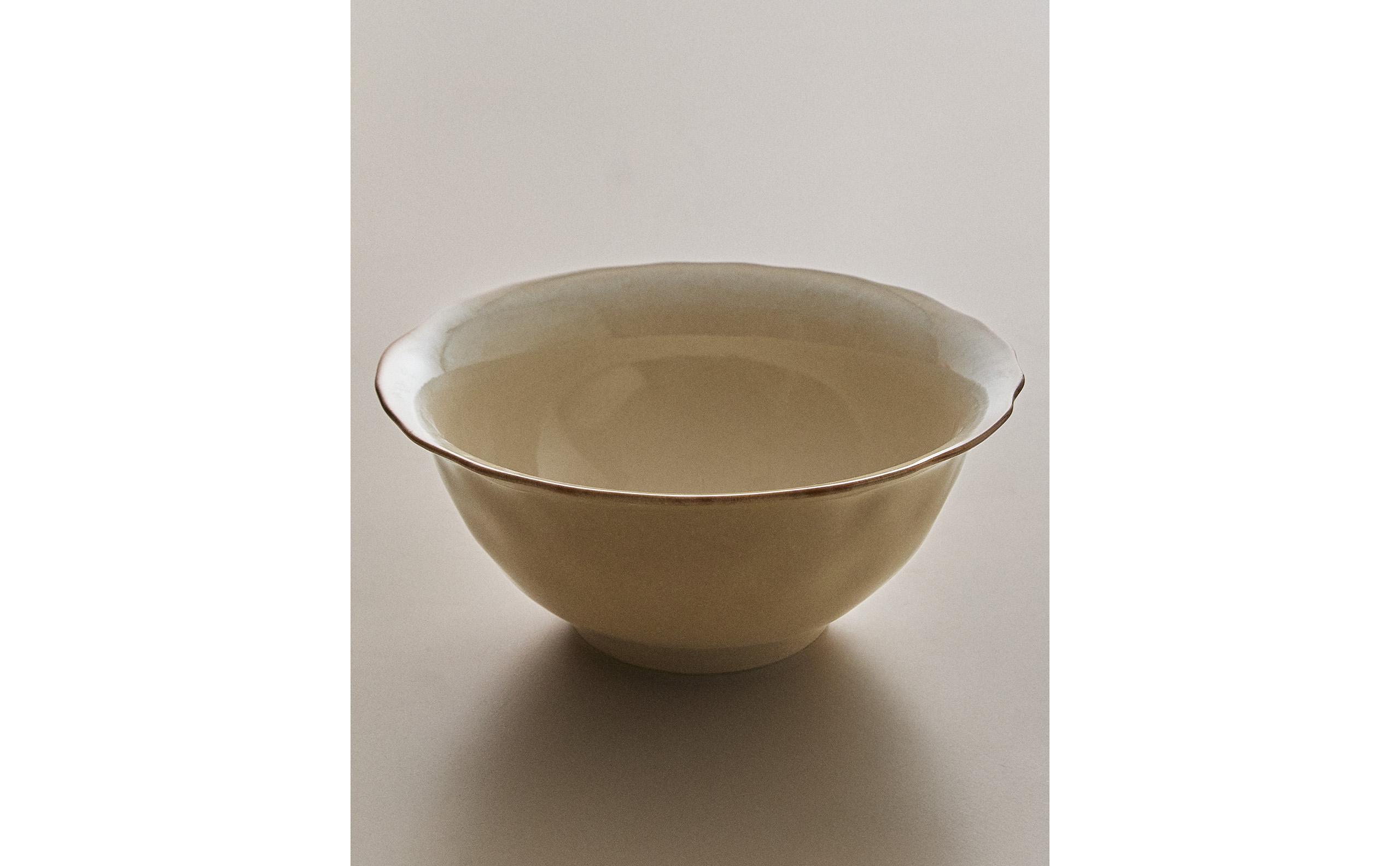 STONEWARE SALAD BOWL WITH IRREGULAR EDGE product thumbnail 4
