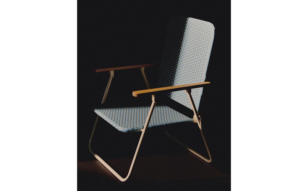 BEACH CHAIR WITH WOODEN ARMRESTS