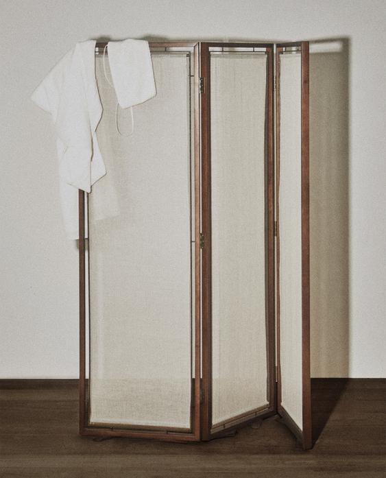 WOOD AND LINEN ROOM DIVIDER
