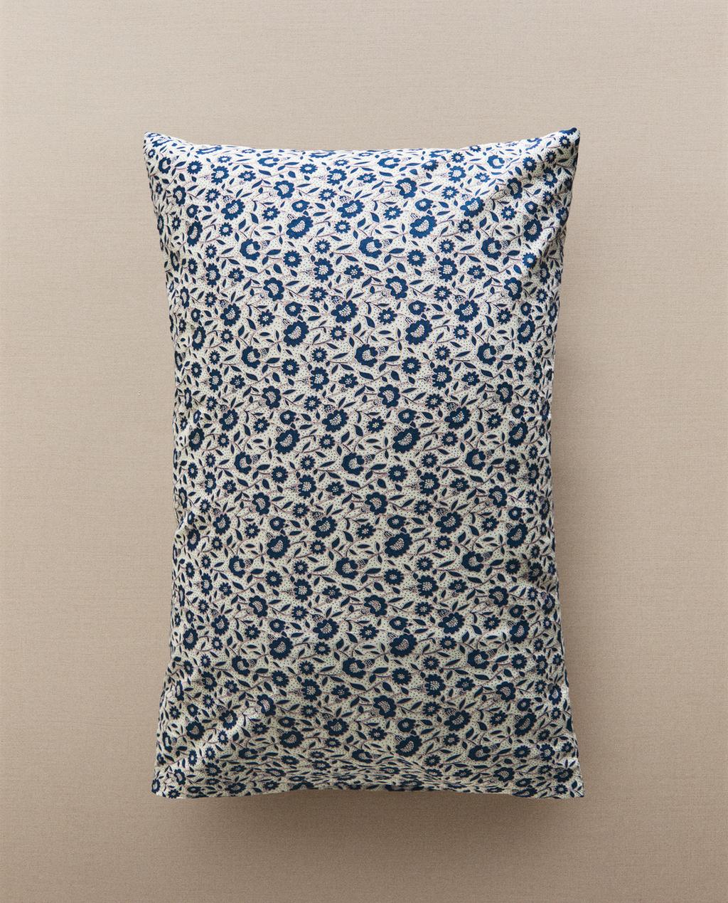 BLOMMIGT ÖRNGOTT I BOMULL FÖR BARN