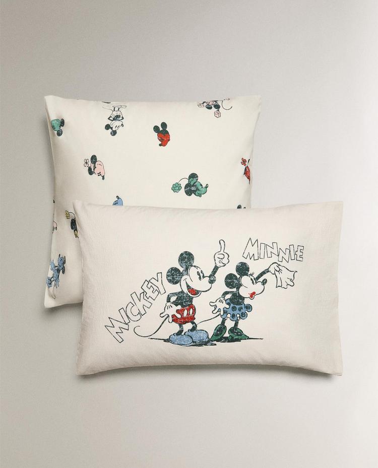TAIE D’OREILLER ENFANT MICKEY & MINNIE ©DISNEY TAIE D’OREILLER ENFANT MICKEY & MINNIE ©DISNEY