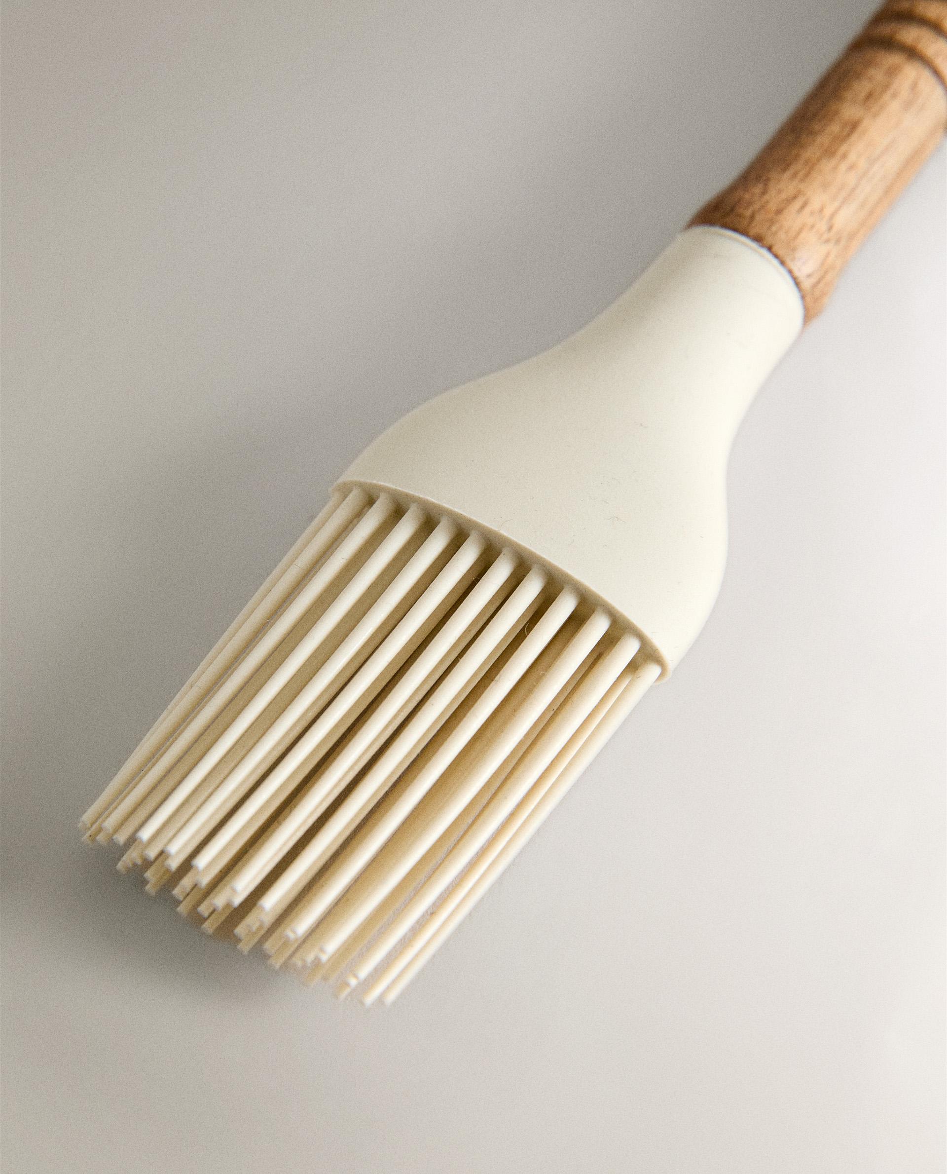 SILICONE AND WOOD BRUSH product thumbnail 5