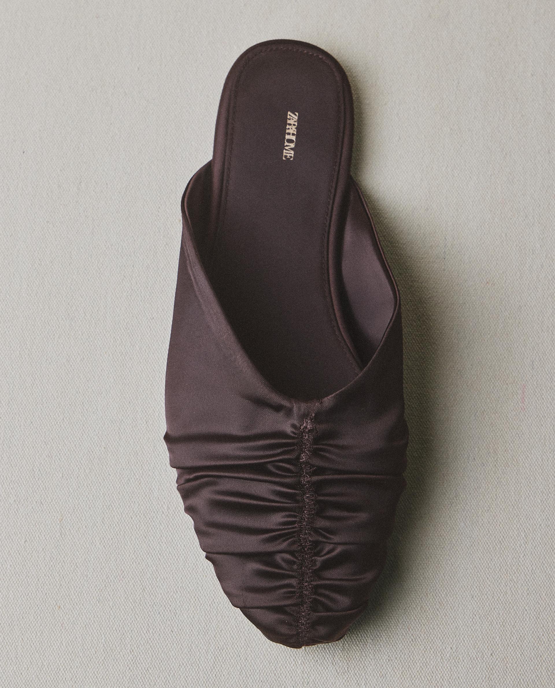 MULE PLIEGUES SATÉN MULE PLIEGUES SATÉN