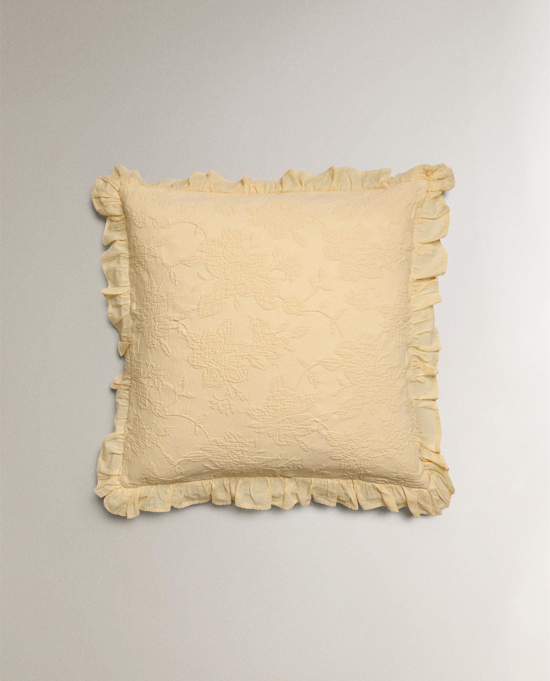 Zara Home ジャカードのフリル付きベッドカバー ジャカードのフリル付きベッドカバー | Zara Home 日本/Japan