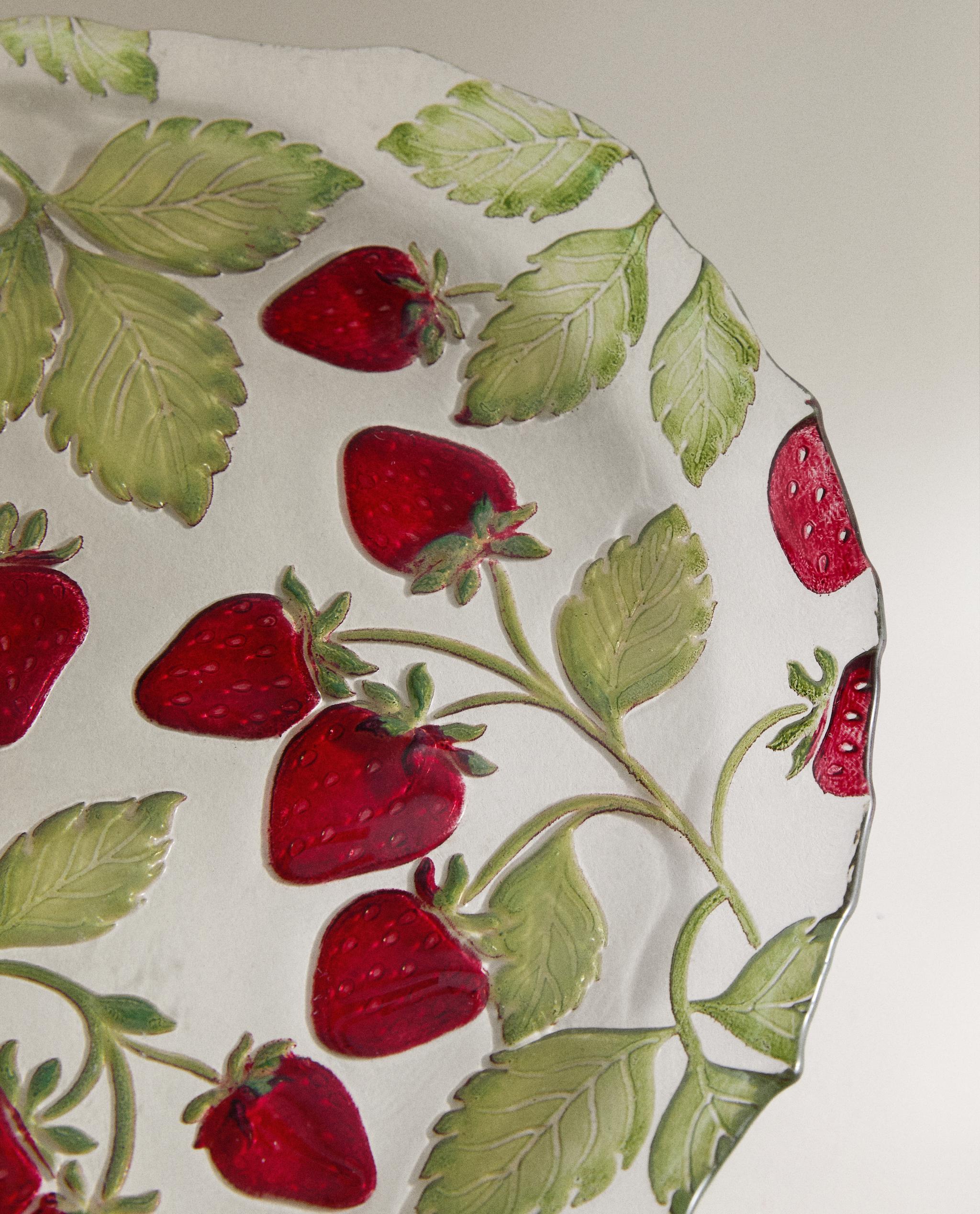 STRAWBERRY GLASS DINNER SET product thumbnail 5