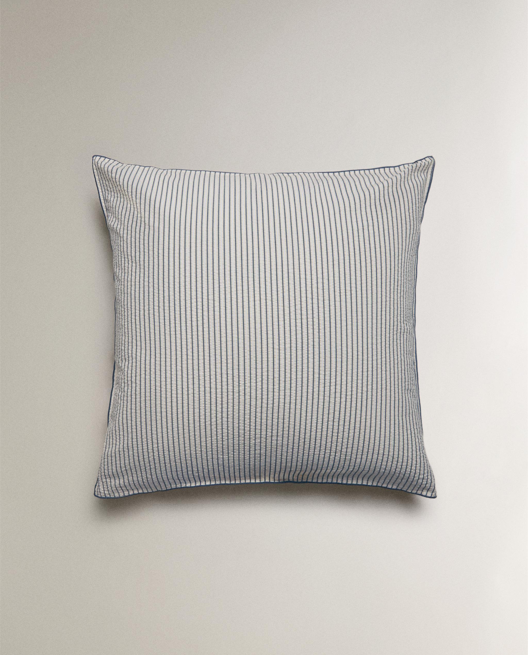 STRIPED SEERSUCKER PILLOWCASE WITH PIPING product thumbnail 2