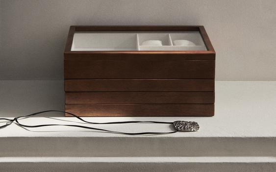 LARGE WOODEN JEWELRY BOX LARGE WOODEN JEWELRY BOX