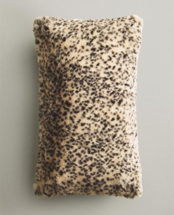 CAPA DE ALMOFADA COM ANIMAL PRINT