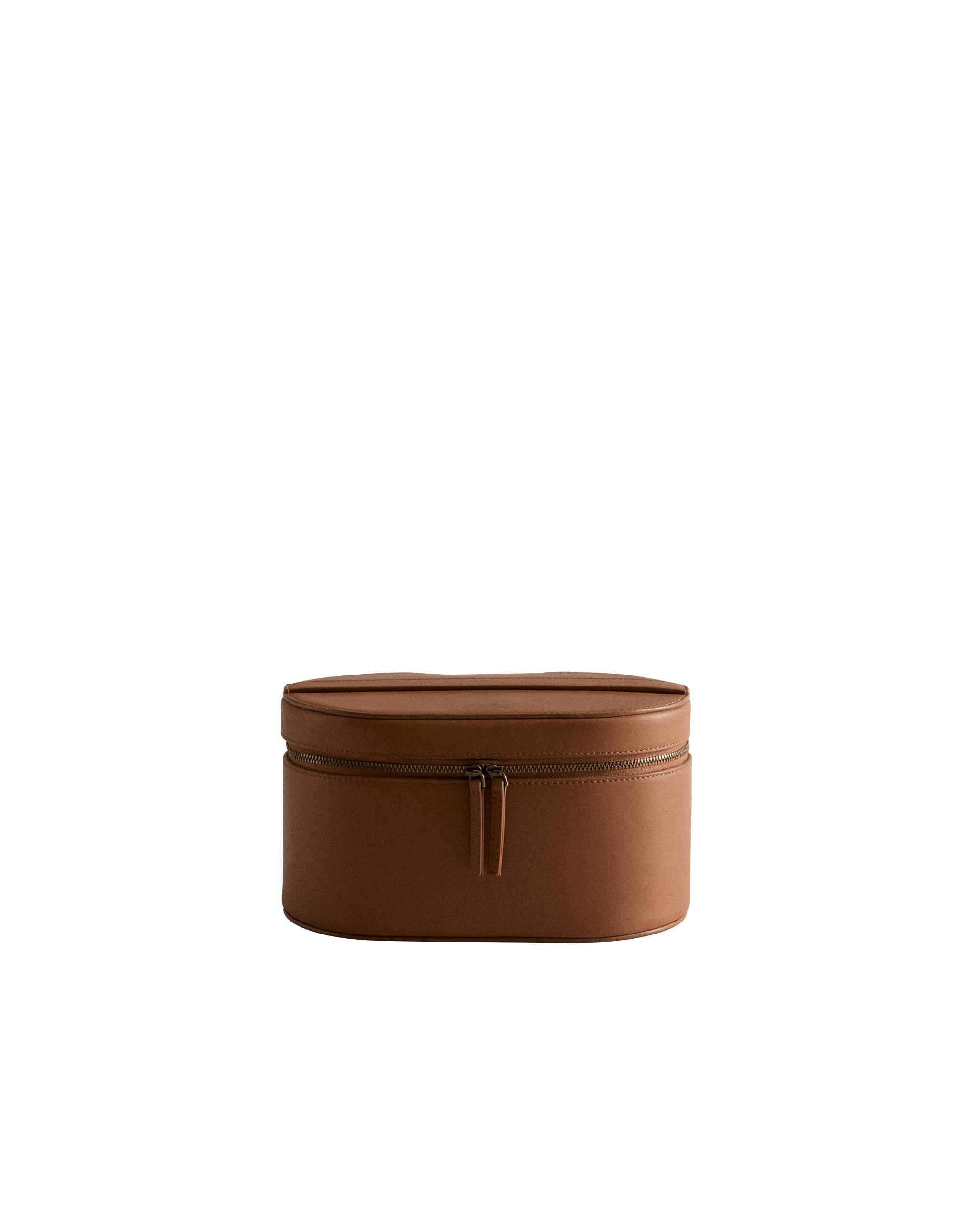 SMALL RIGID LEATHER TOILETRY BAG product thumbnail 17