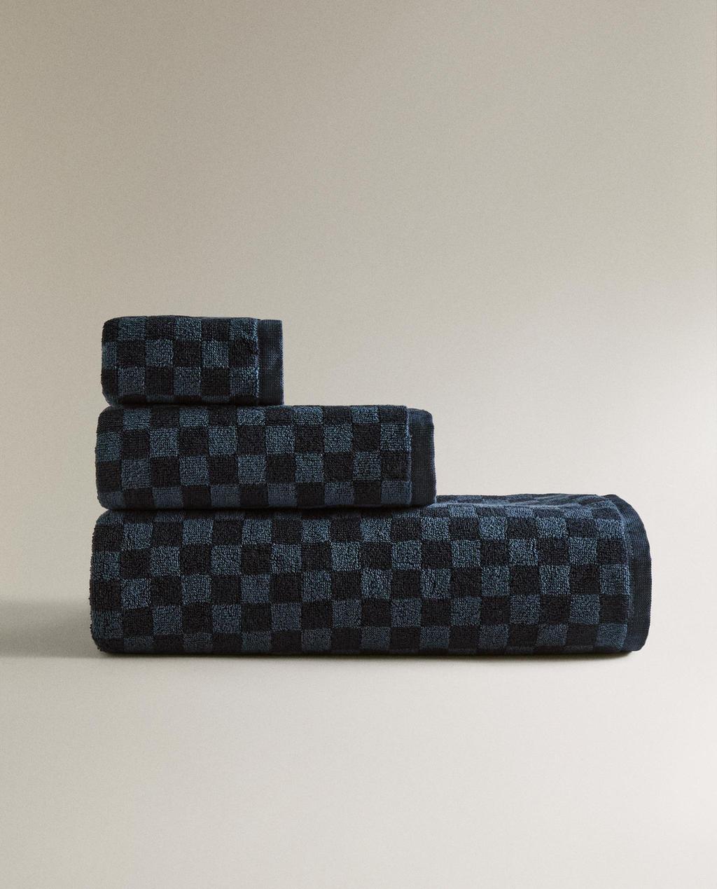 CHEQUERED BATH TOWEL