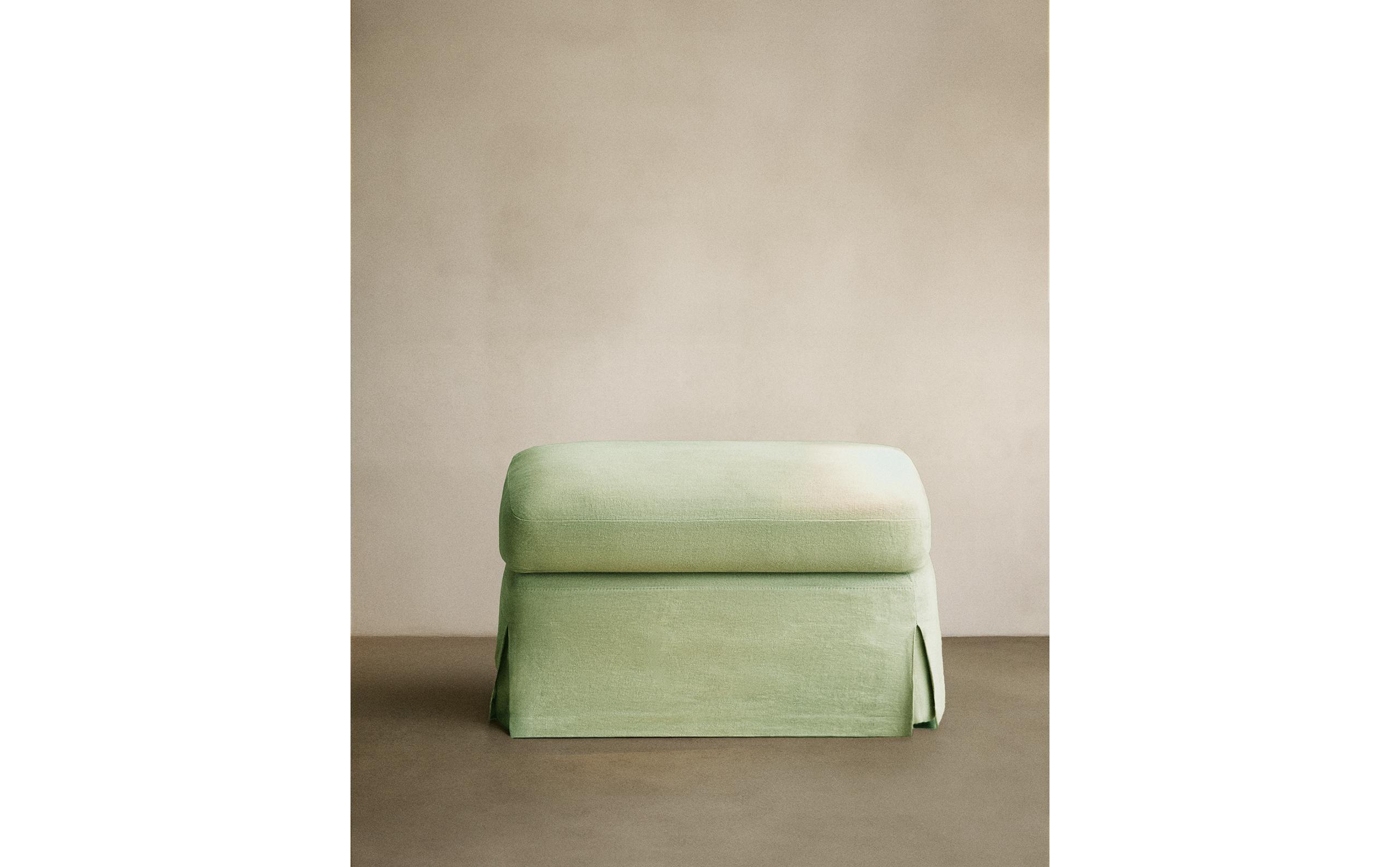 FOOTSTOOL 01