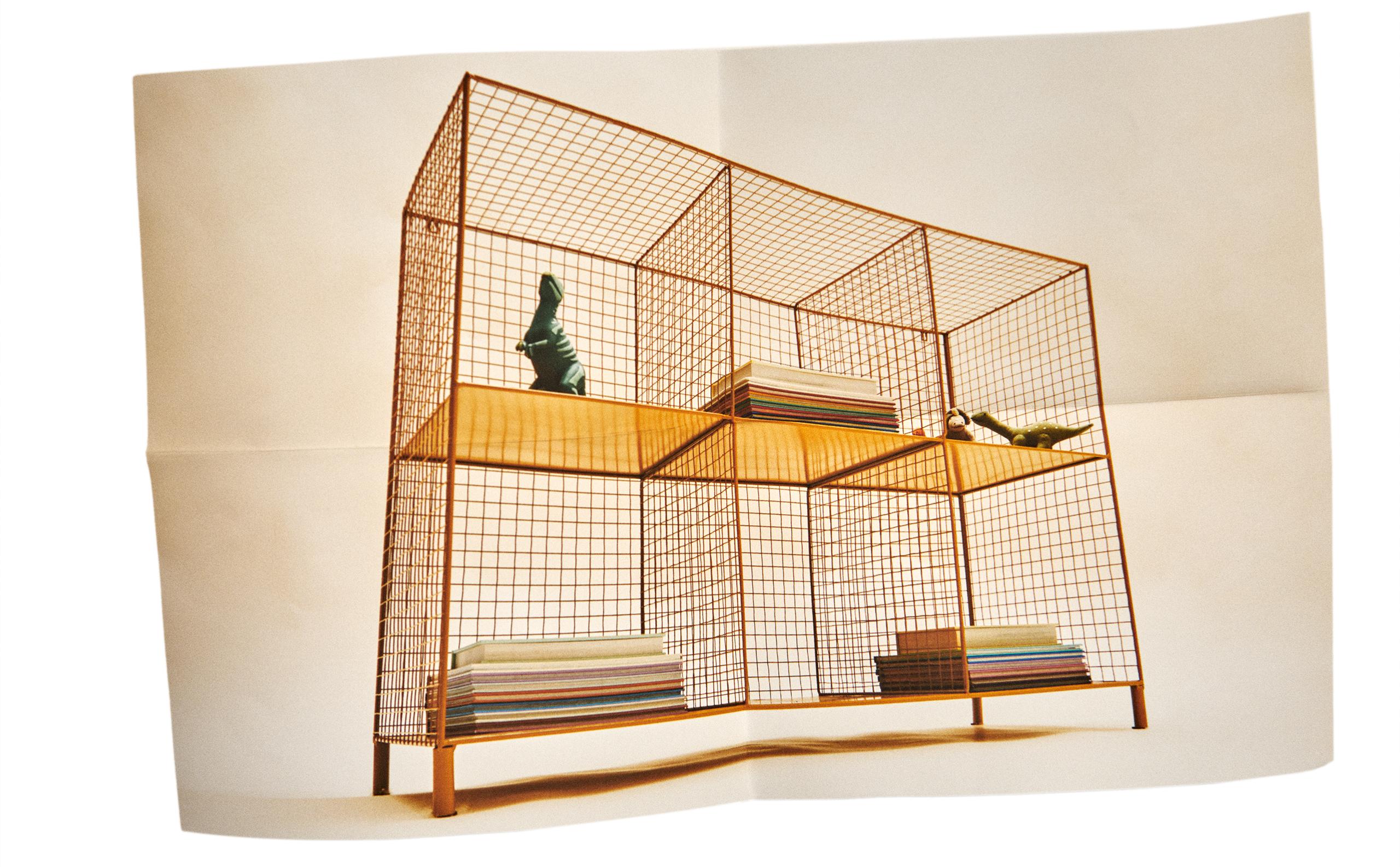 CHILDREN’S HORIZONTAL METAL SHELVING UNIT