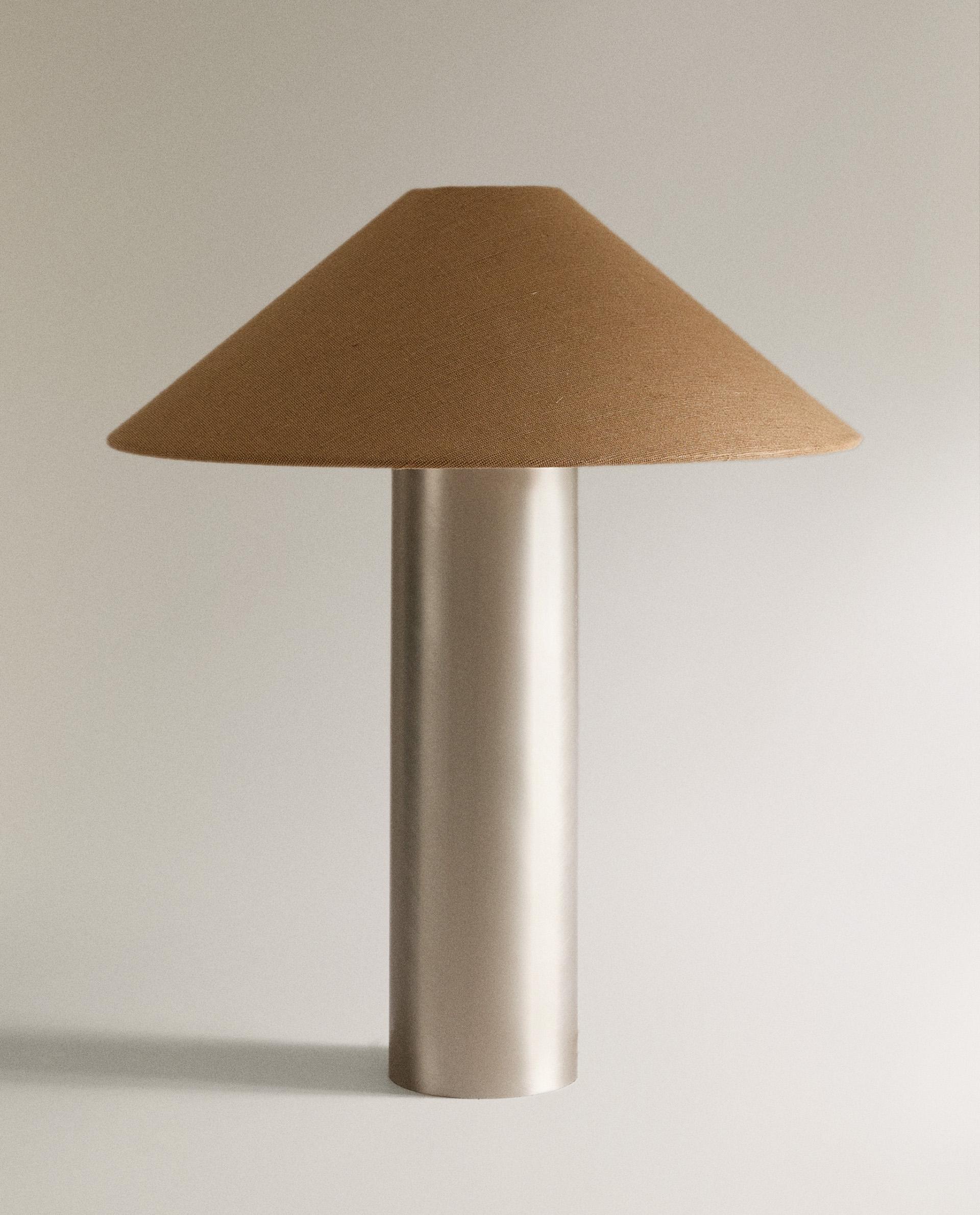 TABLE LAMP WITH METAL BASE product thumbnail 10