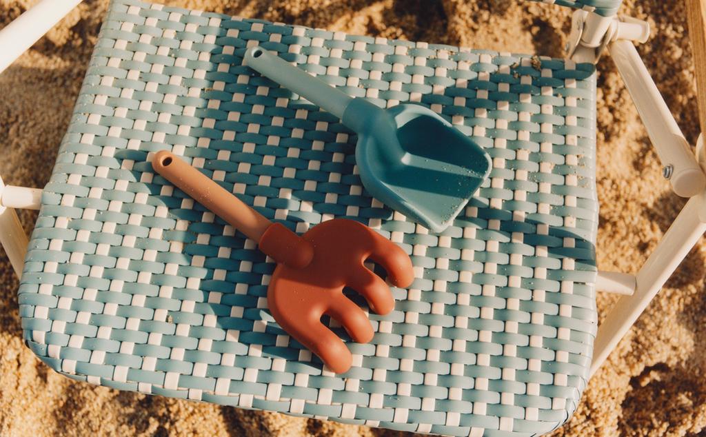 KIDS' BEACH CHAIR, SPADE AND RAKE