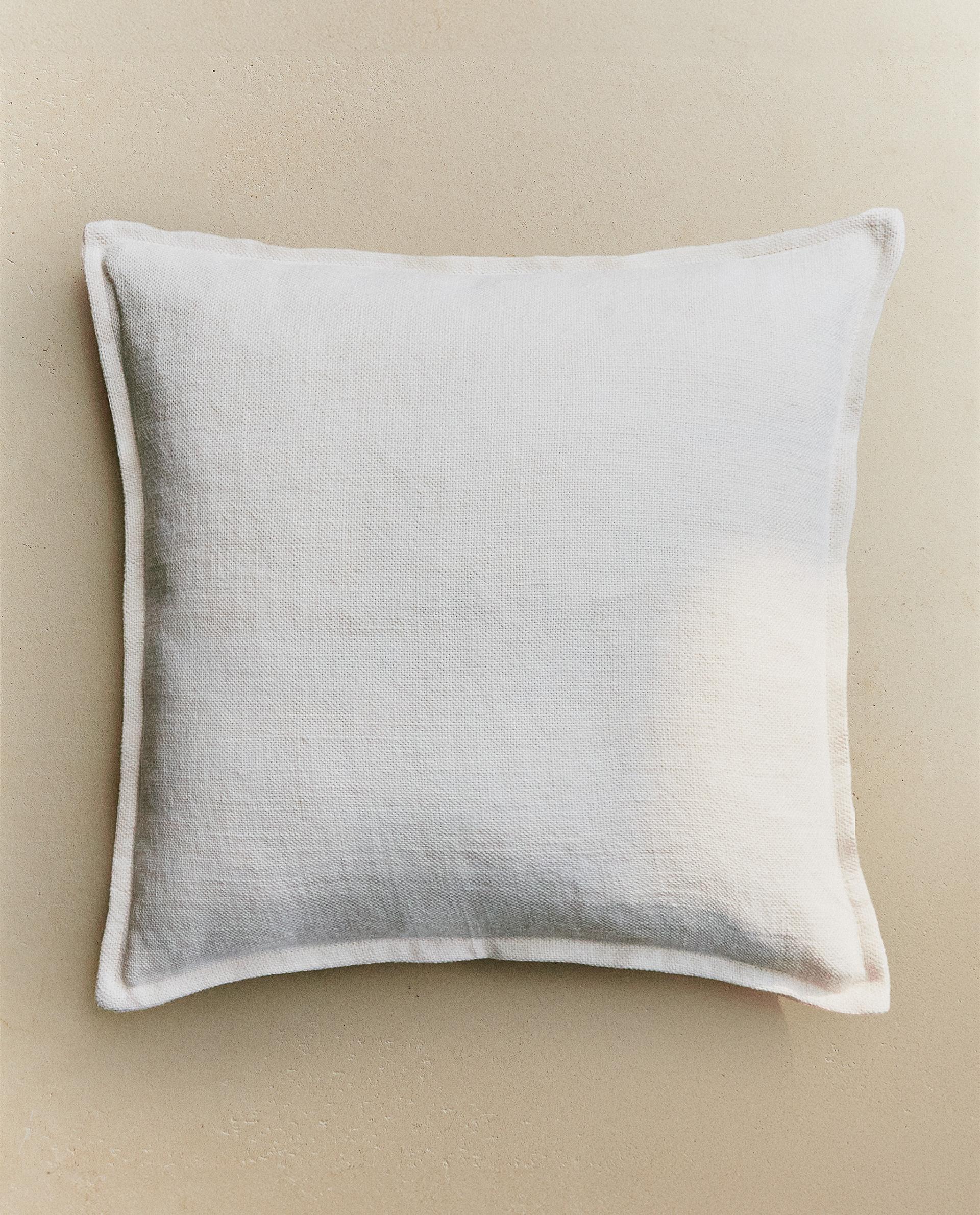 ベッドルームにふさわしいクッションカバー | Zara Home 日本