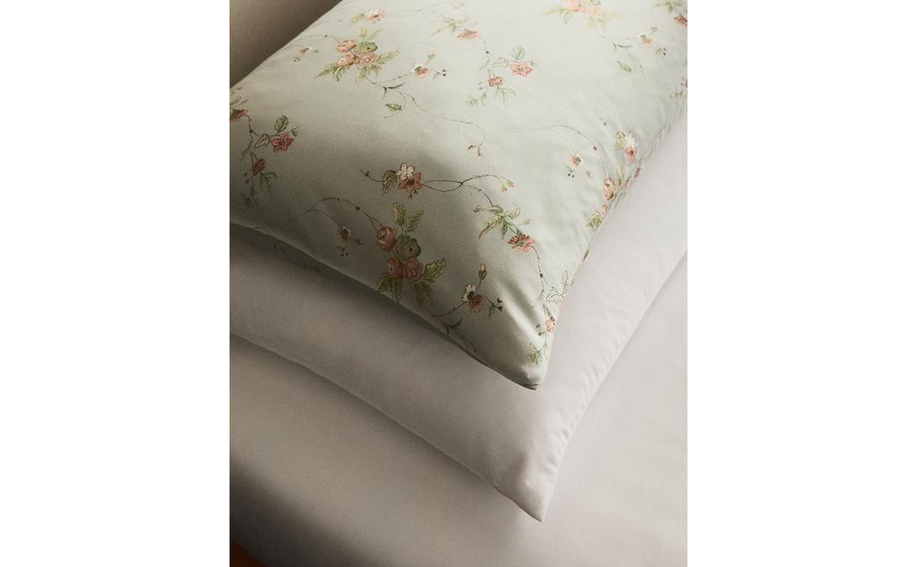 FLORAL BRANCH SATEEN PILLOWCASE (300 THREAD COUNT)