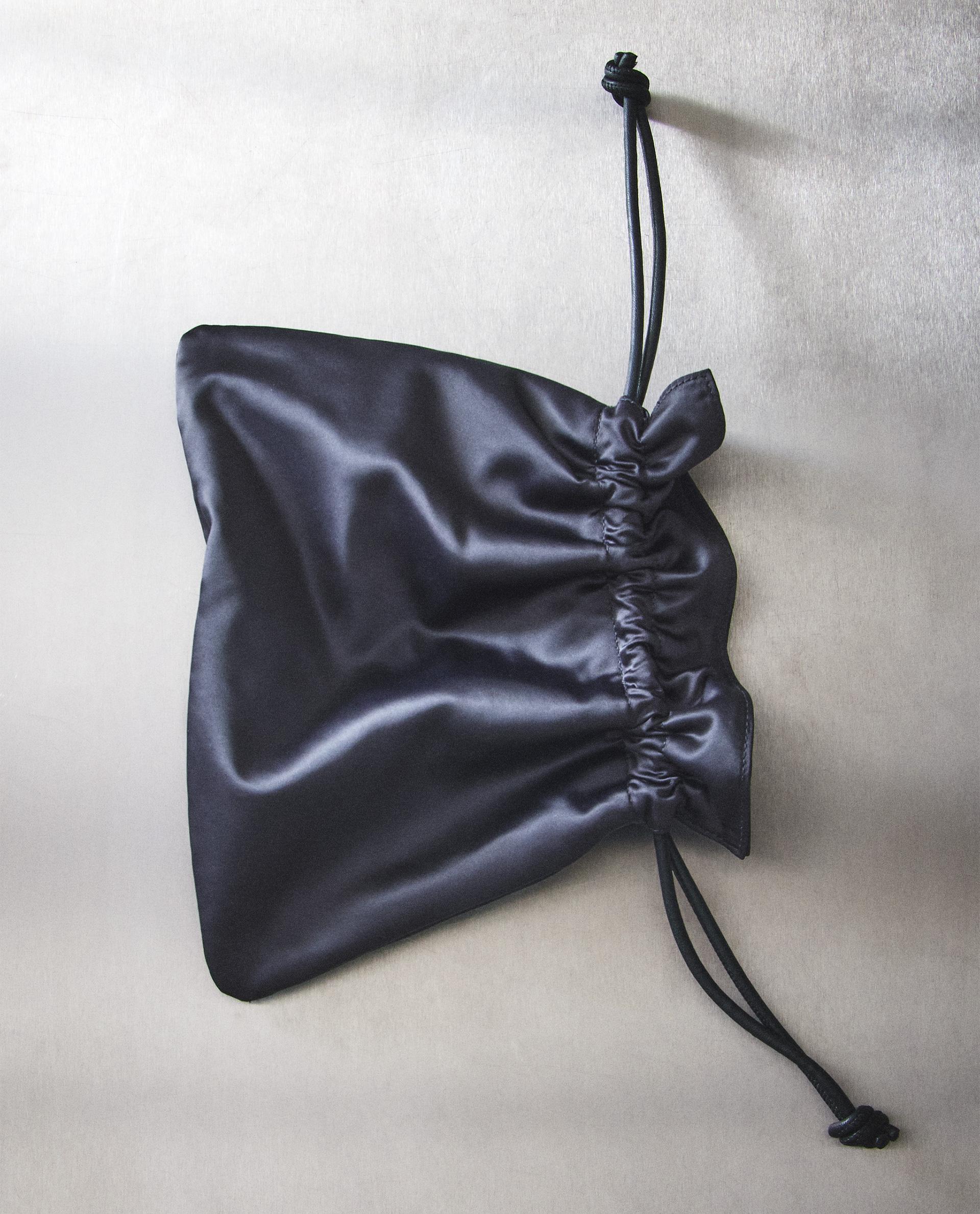 SAC EN SATIN MOYEN SAC EN SATIN MOYEN