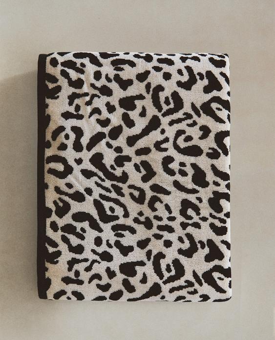 מגבת רחצה עם הדפס חיה וקורדרוי