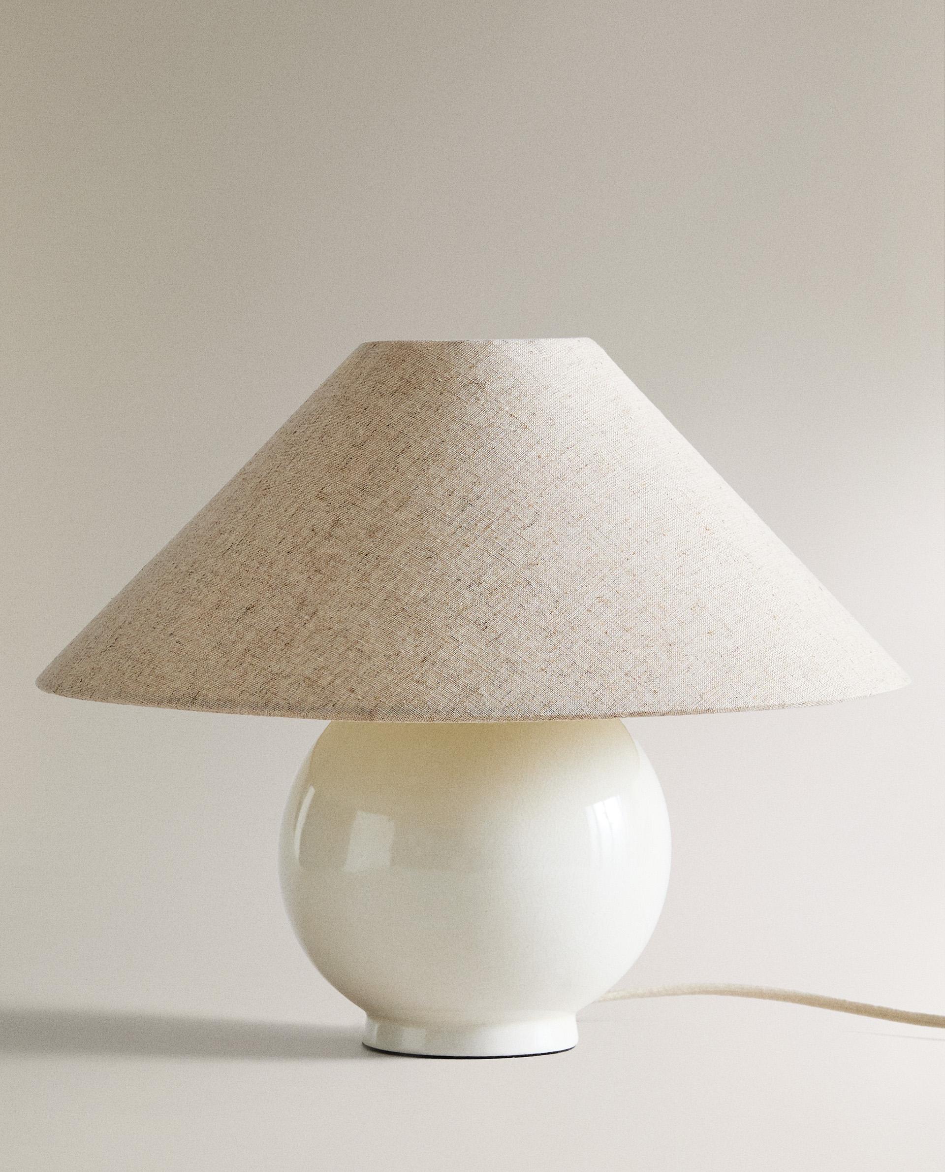 CERAMIC TABLE LAMP