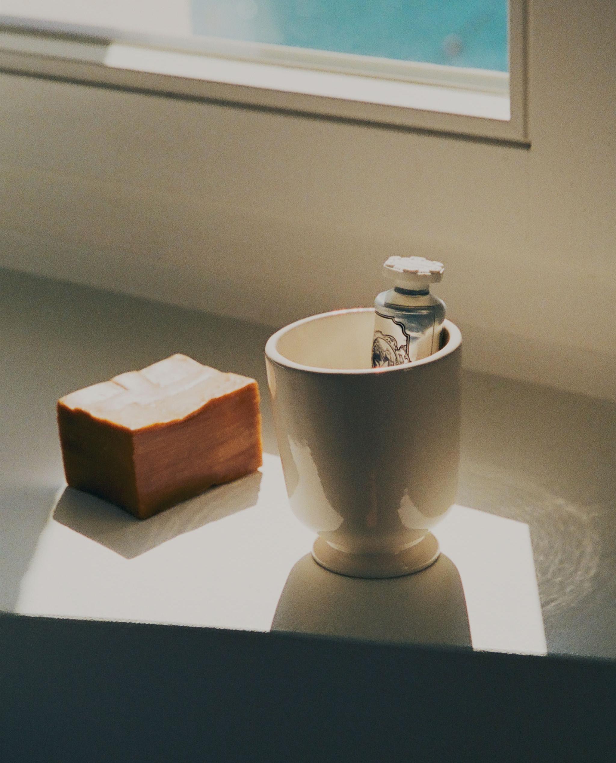 CREAM CERAMIC TOOTHBRUSH HOLDER product thumbnail 11