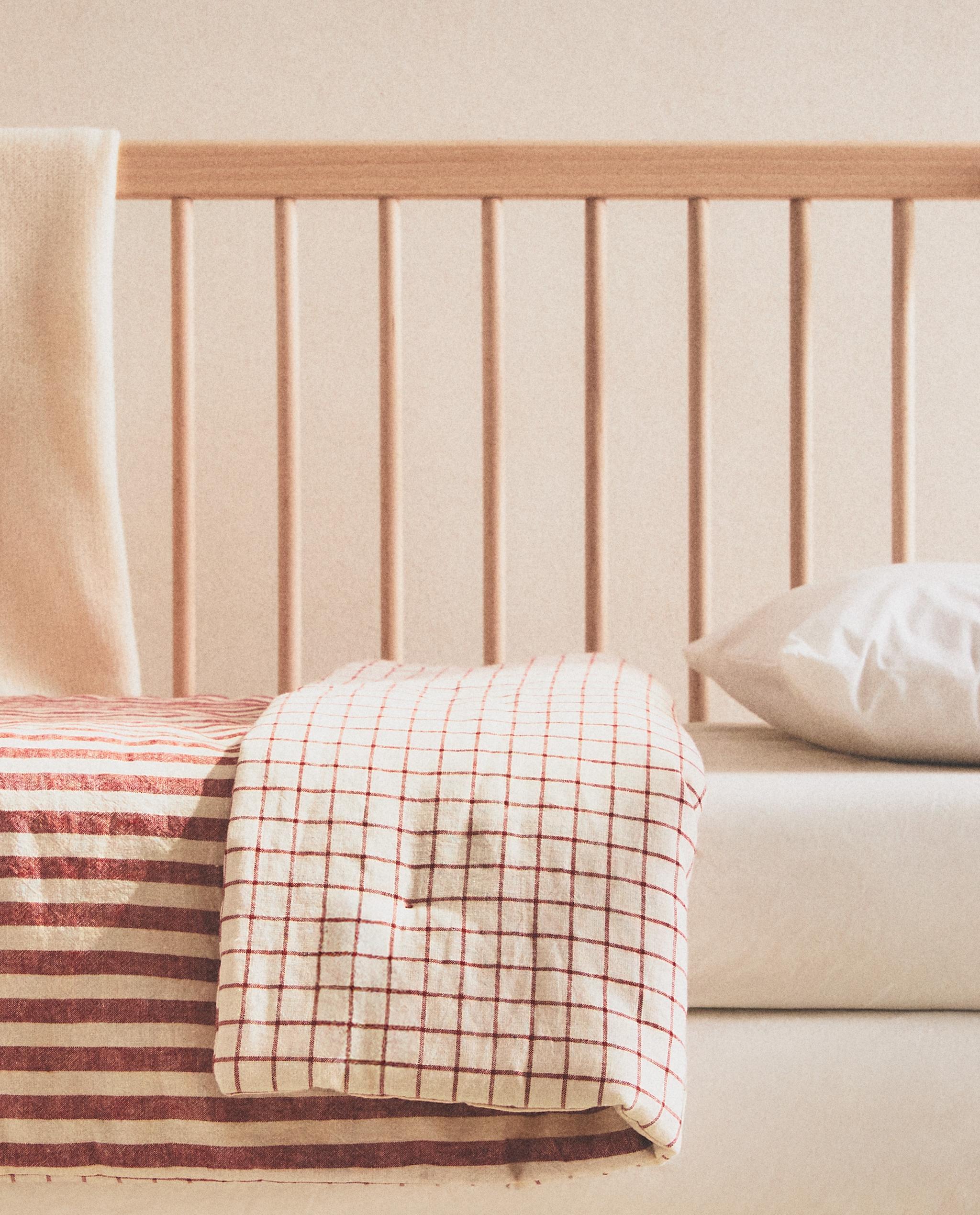KIDS' STRIPED LINEN AND COTTON QUILTED BEDSPREAD product thumbnail 14