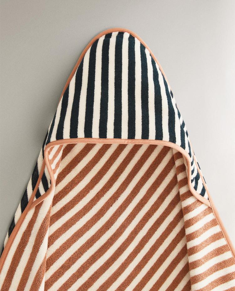REVERSIBLE STRIPED HOODED BABY TOWEL