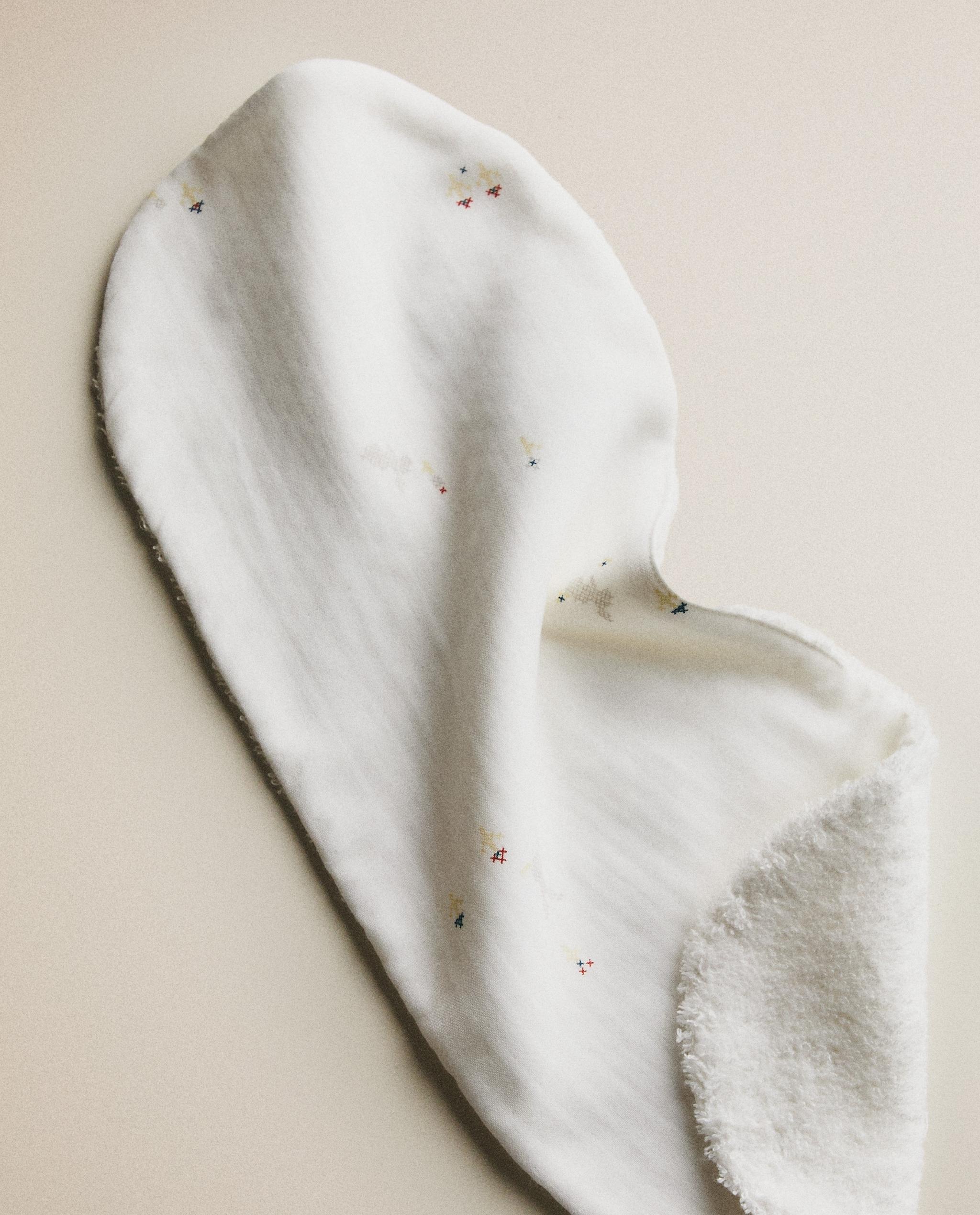 KIDS' EMBROIDERED SHOULDER BIB product thumbnail 2