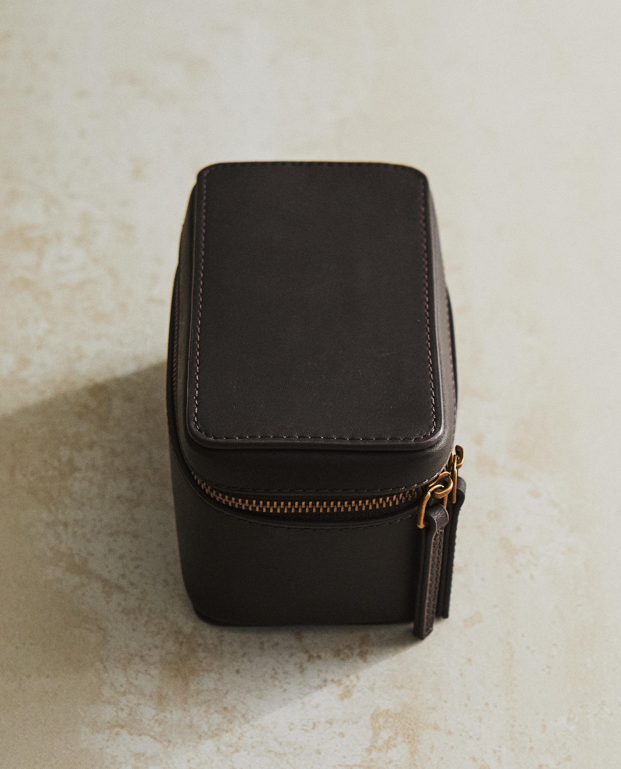 ZARA ジュエリーボックス　ブラック LEATHER TRAVEL JEWELLERY BOX | Zara Home United States of America