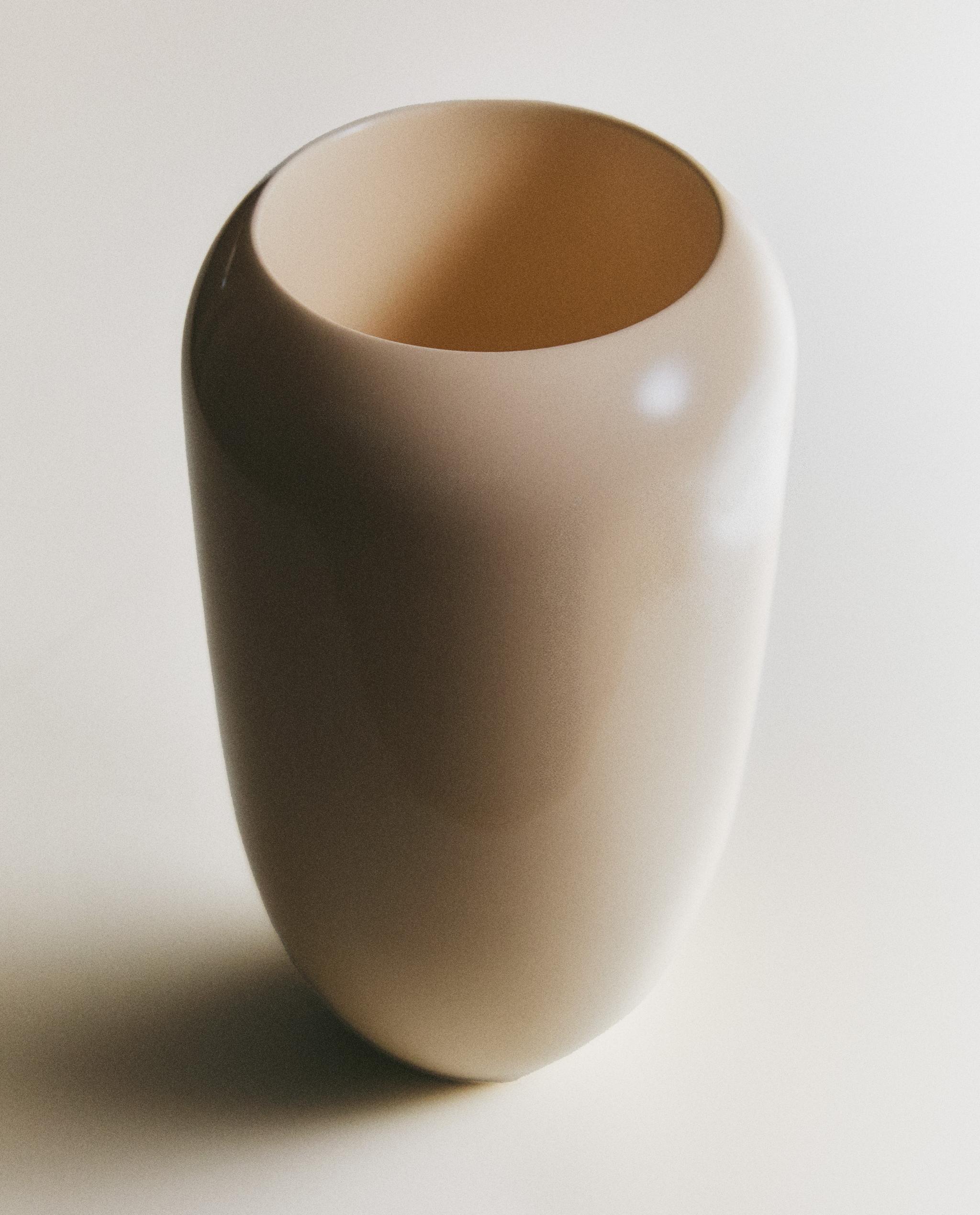 ラッカー仕上げ花瓶 | Zara Home 日本/Japan