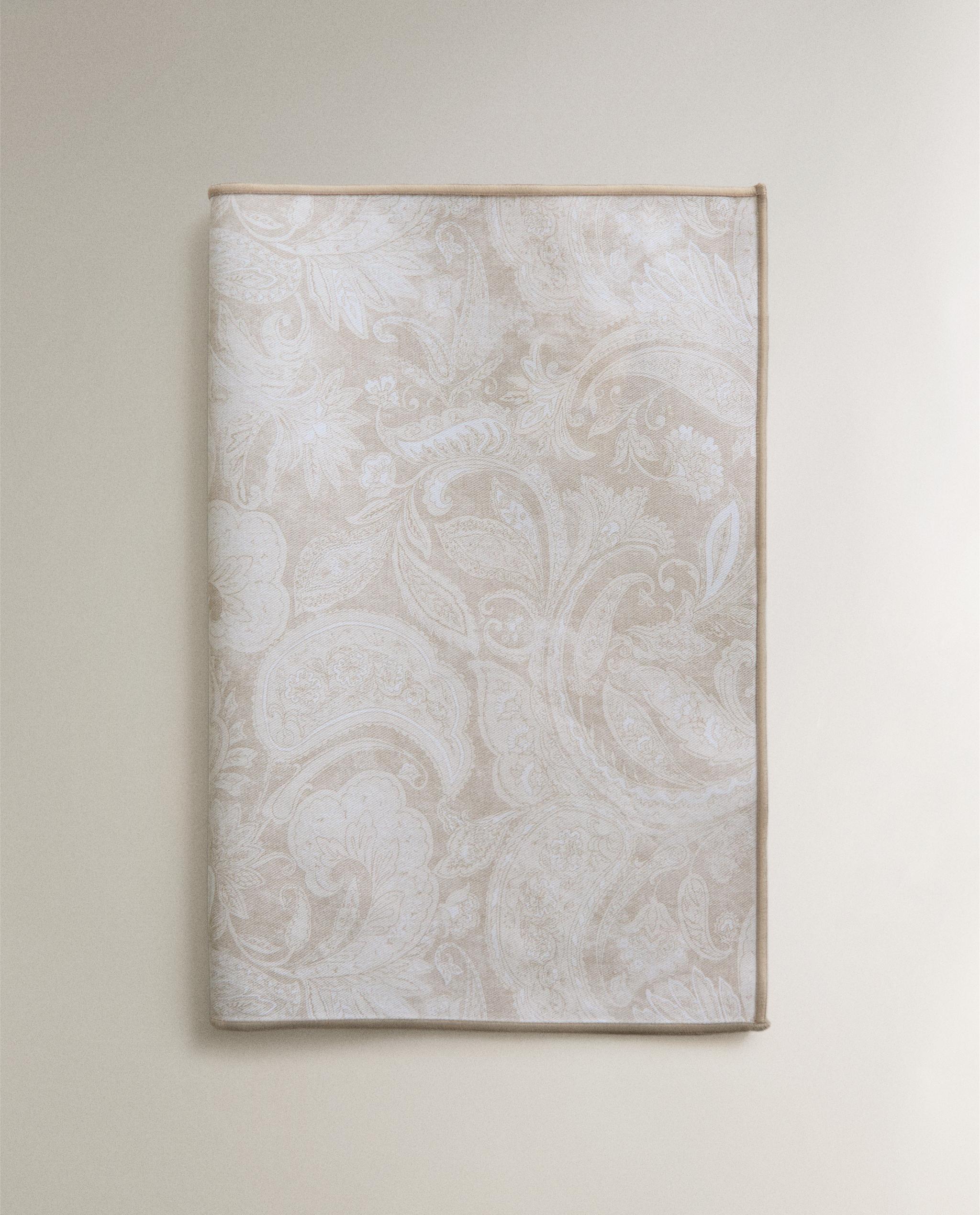 PAISLEY PRINT RESIN-COATED PLACEMAT