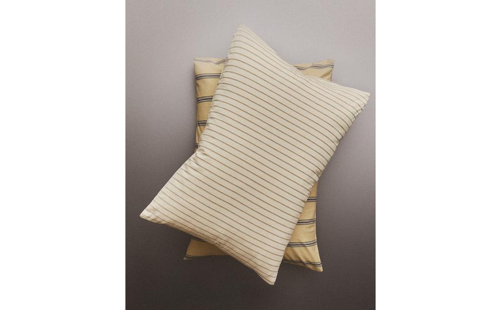 CRINKLE STRIPED COTTON PILLOWCASE CRINKLE STRIPED COTTON PILLOWCASE
